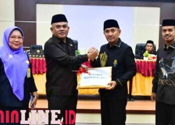 Bupati Pohuwato Sampaikan Capaian Pembangunan 3 Tahun Terkahir di Rapat Paripurna DPRD