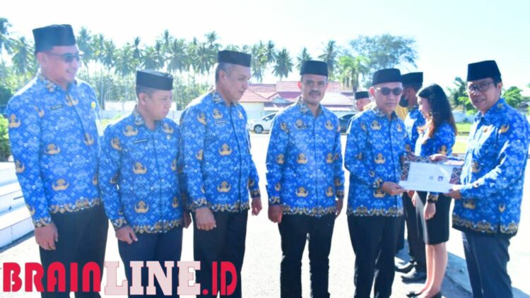 Bupati Saipul Apresiasi Dedikasi dan Pengabdian Hikman Katohidar