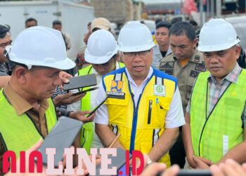 Seremoni Pemecahan Kendi Tandai Dimulainya Pembangunan Jalan Duhiadaa-Imbodu