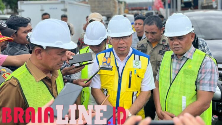 Seremoni Pemecahan Kendi Tandai Dimulainya Pembangunan Jalan Duhiadaa-Imbodu