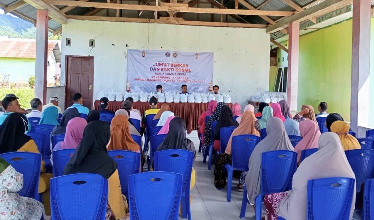 Penambang Rakyat dan Karang Taruna Paguat Salurkan 120 Paket Sembako