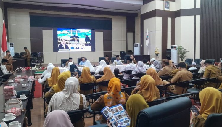 Doa Bersama Warnai Pemberangkatan Calon Jemaah Haji di DPRD Pohuwato