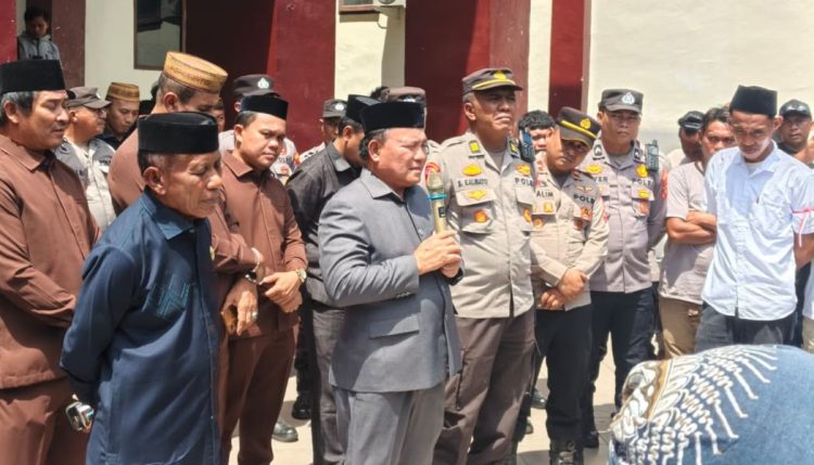 Ratusan Warga Popayato Geruduk DPRD Pohuwato, Tolak Rencana Investasi PT Lumintu