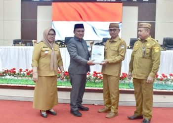 Bupati Saipul Serahkan KUA-PPAS APBD 2027 ke DPRD Pohuwato